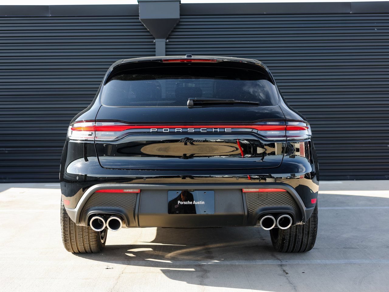Certified 2026 Porsche Macan AWD/4WD image 6
