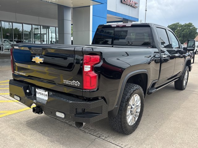 Used 2022 Chevrolet Silverado 2500 High Country w/ Technology Package AWD/4WD image 3