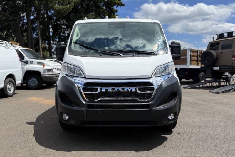 Used 2025 RAM ProMaster 2500 w/ U-Haul Equipment Group FWD image 12