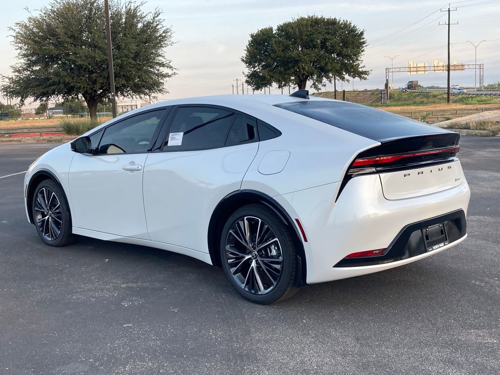 New 2026 Toyota Prius XLE image 7