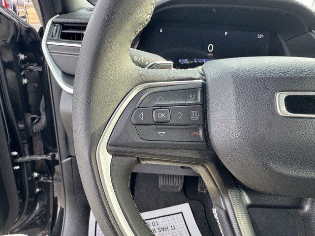 Used 2024 Jeep Grand Cherokee L Laredo image 13