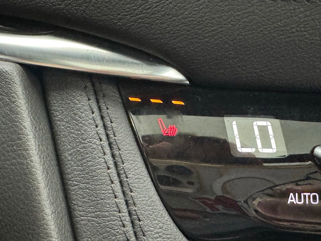 Used 2025 Cadillac XT5 Premium Luxury AWD/4WD image 6