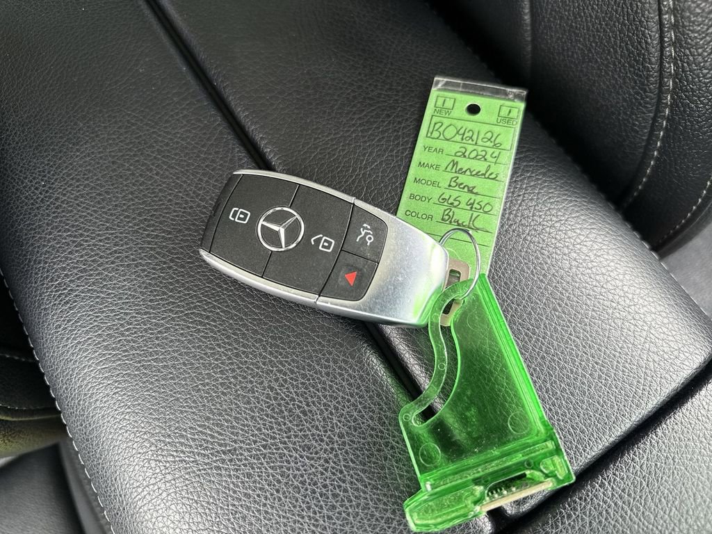 Used 2024 Mercedes-Benz GLS 450 4MATIC image 29