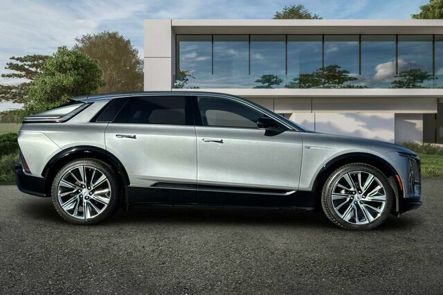 Certified 2024 Cadillac Lyriq Luxury w/ Nappa Leather Package AWD/4WD image 3