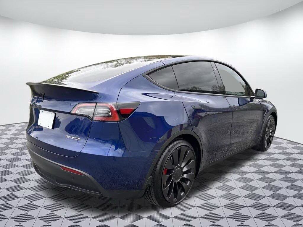 Used 2022 Tesla Model Y Performance AWD/4WD image 3