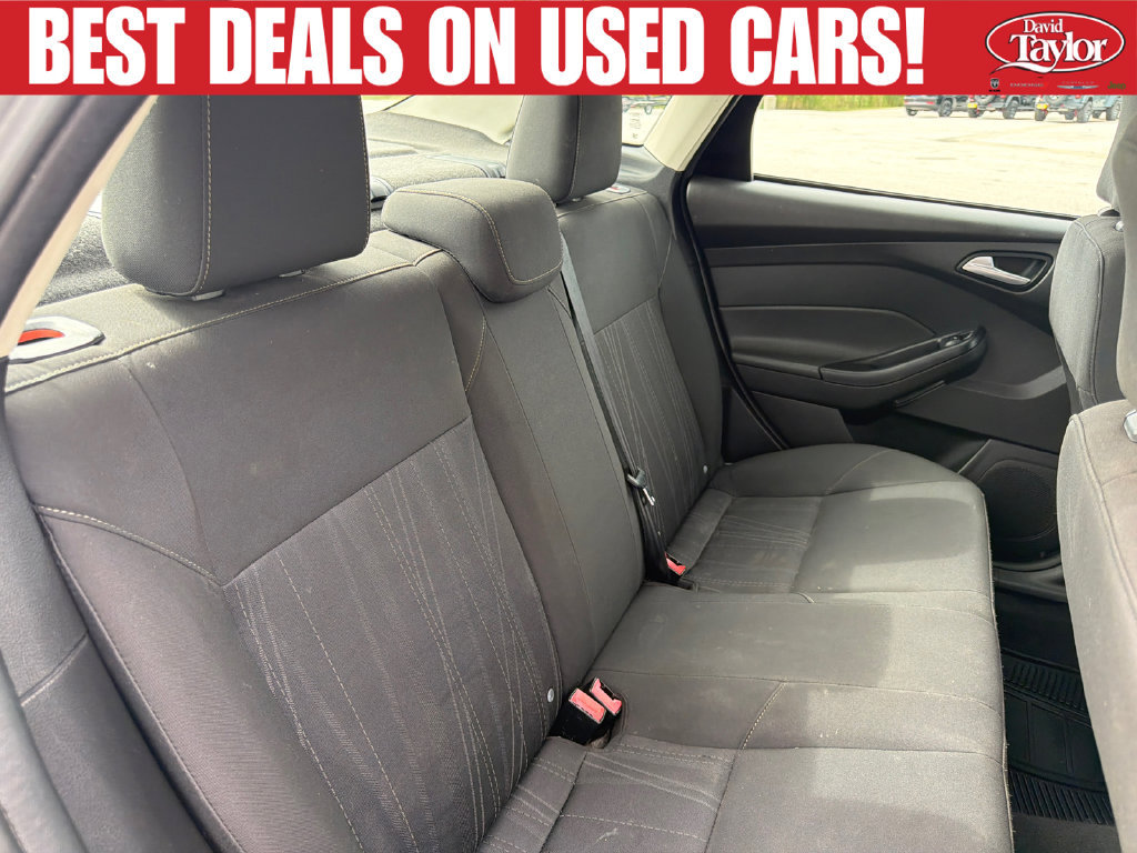 Used 2015 Ford Focus SE w/ SE Cold Weather Package FWD image 31