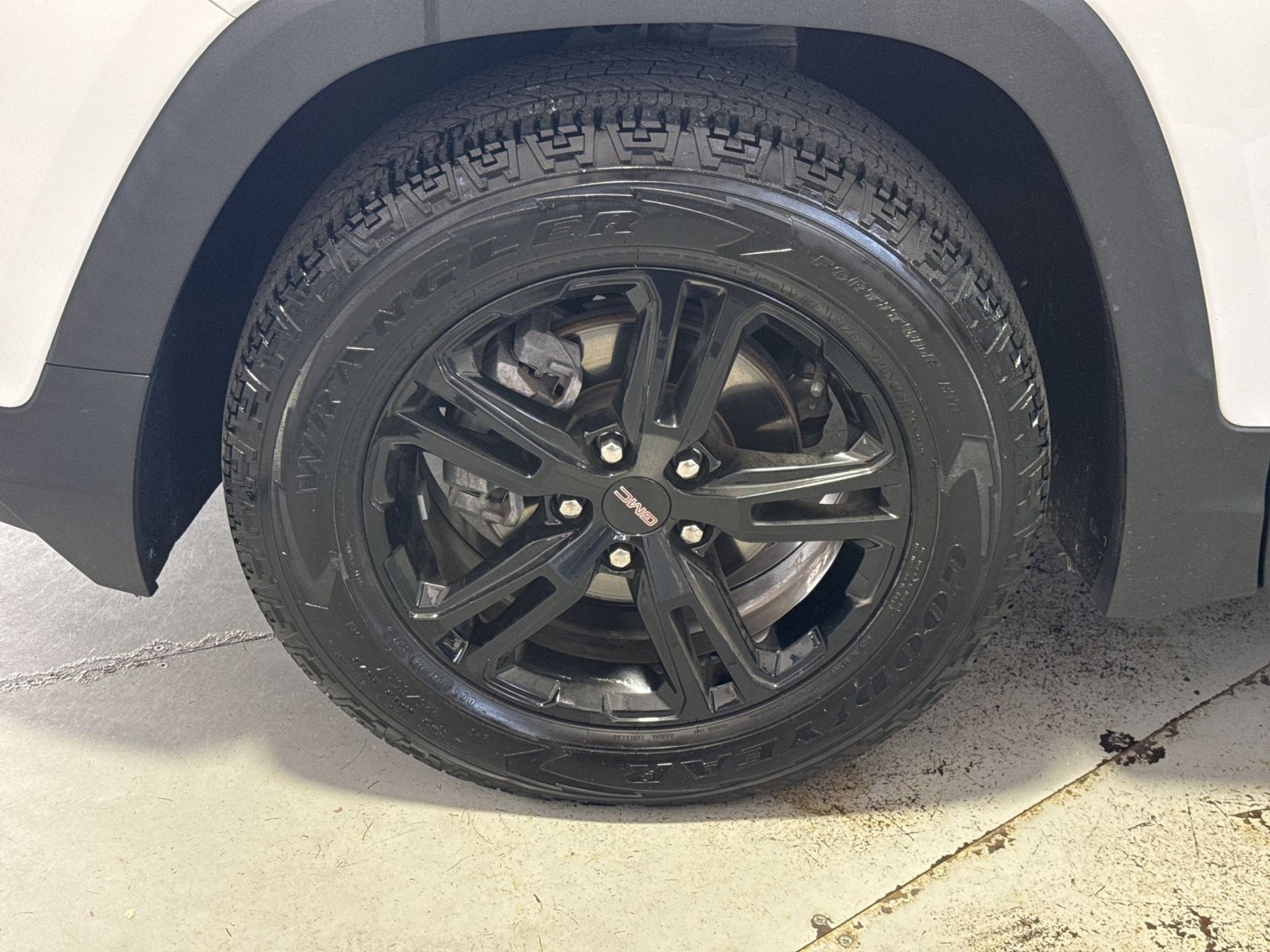 Used 2023 GMC Terrain AT4 AWD/4WD image 13