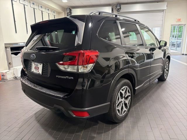 Used 2023 Subaru Forester Premium AWD/4WD image 5
