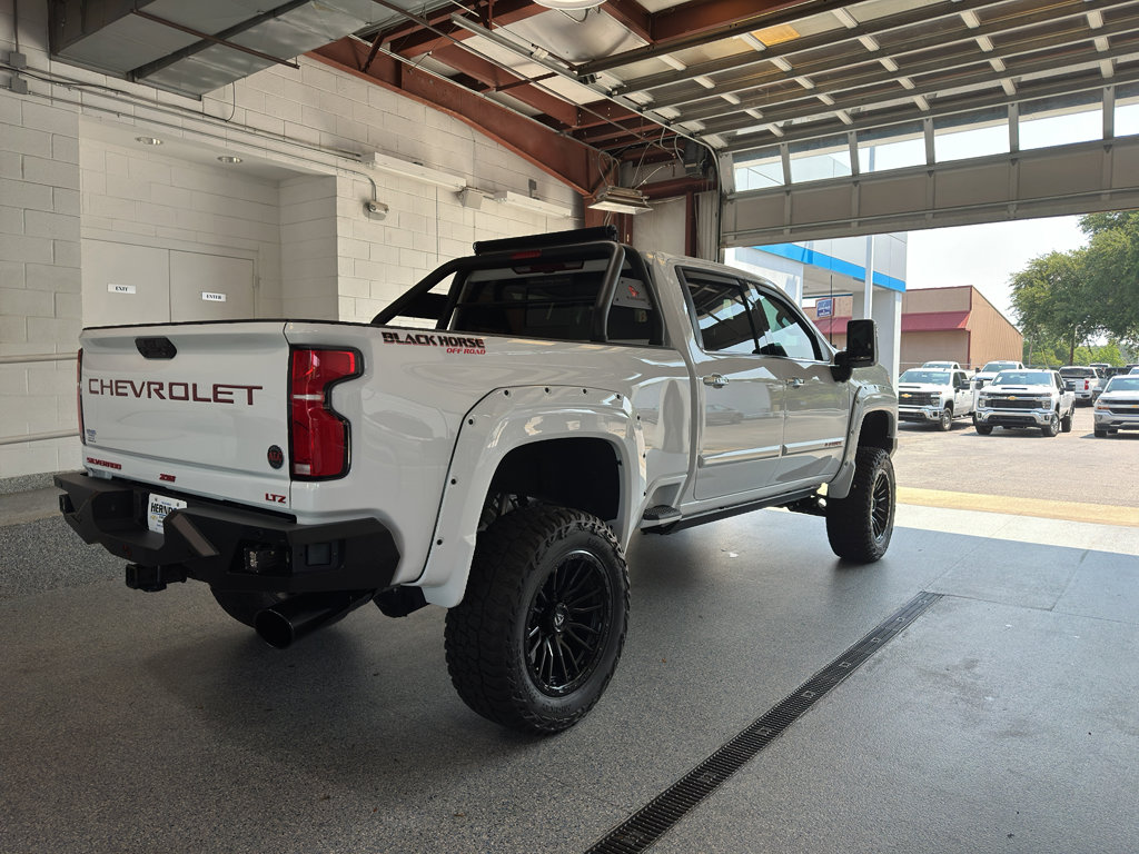 New 2025 Chevrolet Silverado 2500 LTZ w/ LTZ Premium Package AWD/4WD image 4