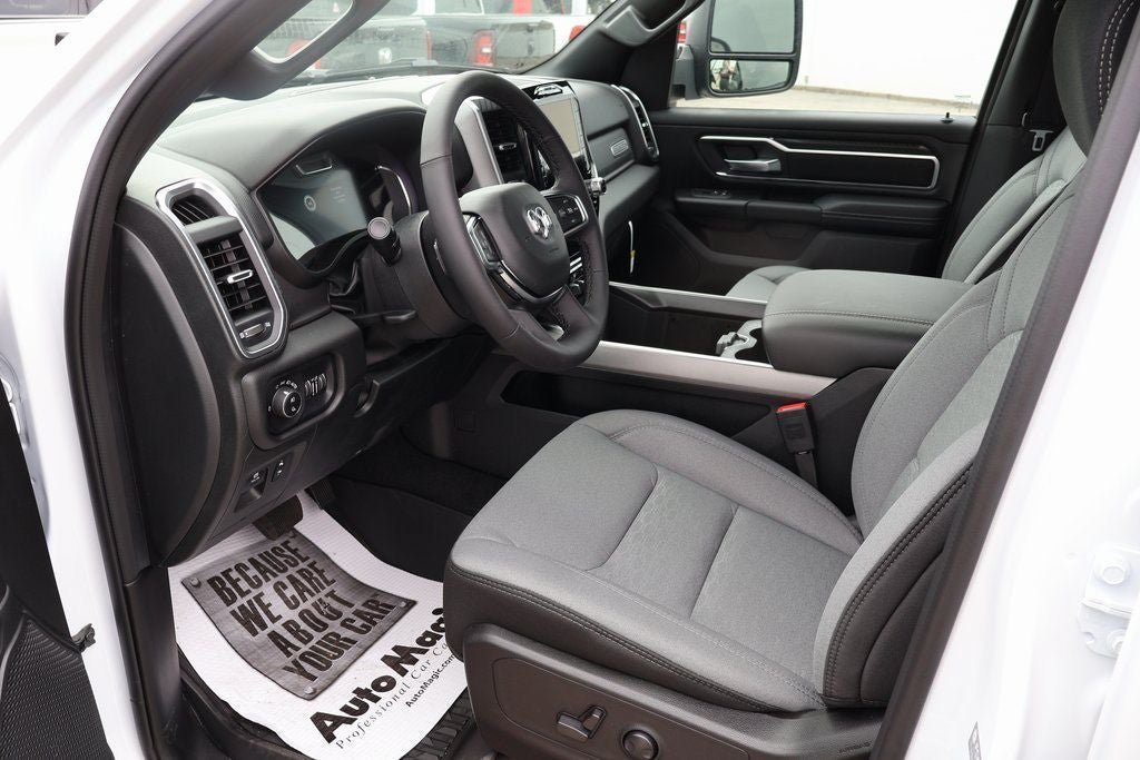 Used 2025 RAM 1500 Big Horn AWD/4WD image 10