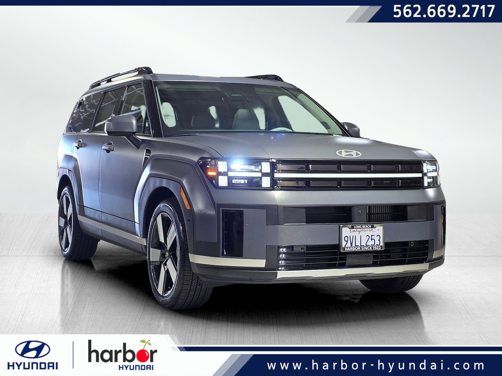 Certified 2025 Hyundai Santa Fe Limited image 1