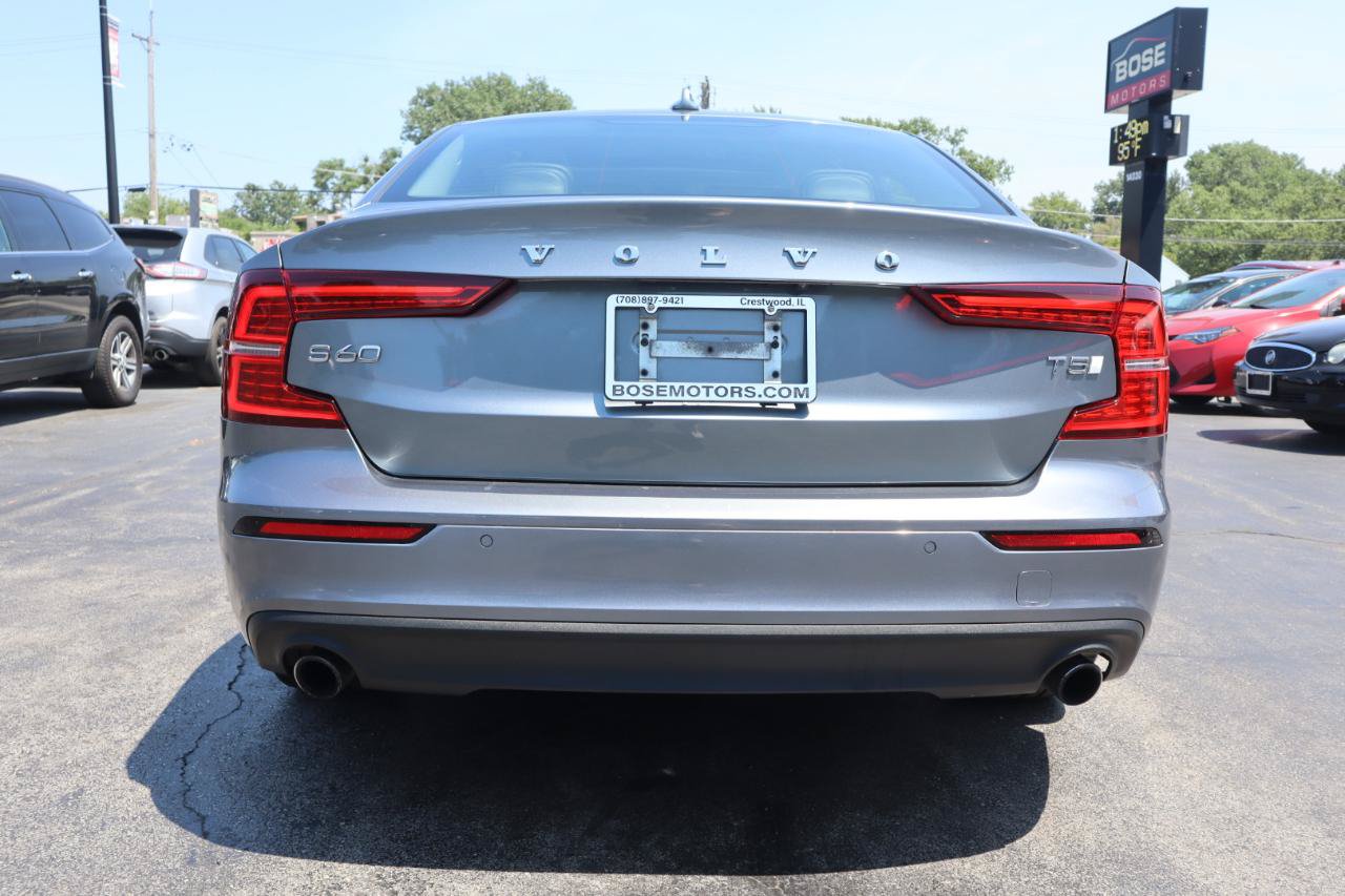 Used 2019 Volvo S60 T5 Momentum w/ Multimedia Package FWD image 4