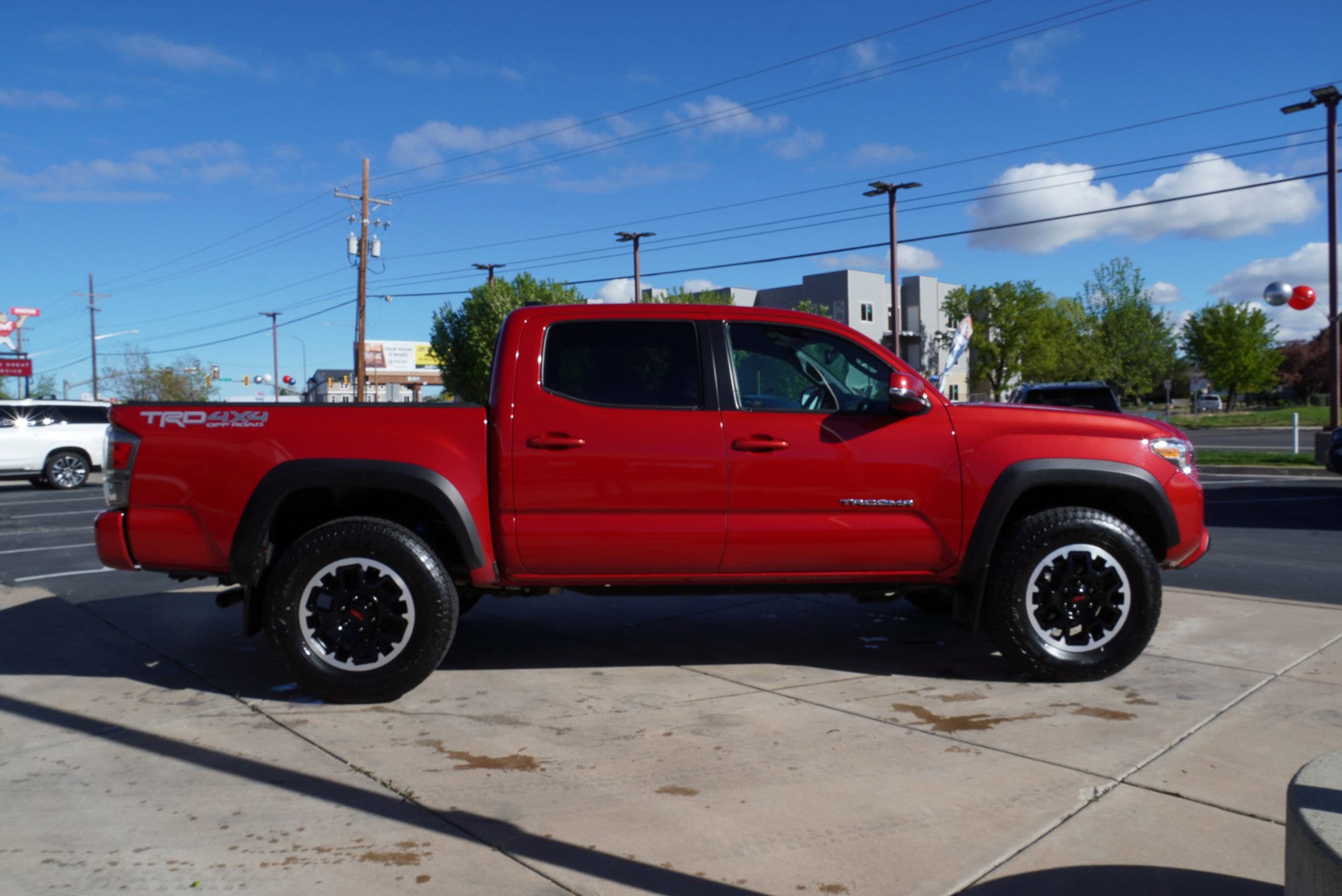 Used 2021 Toyota Tacoma TRD Off-Road w/ Technology Package image 9