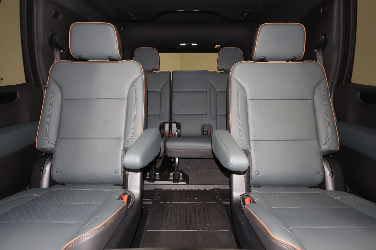 Used 2026 GMC Yukon AT4 w/ AT4 Premium Package AWD/4WD image 35