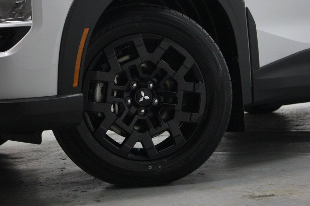 New 2026 Mitsubishi Outlander Trail Edition image 3