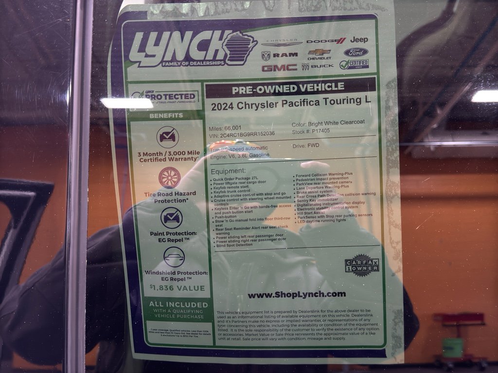 Used 2024 Chrysler Pacifica Touring-L image 39