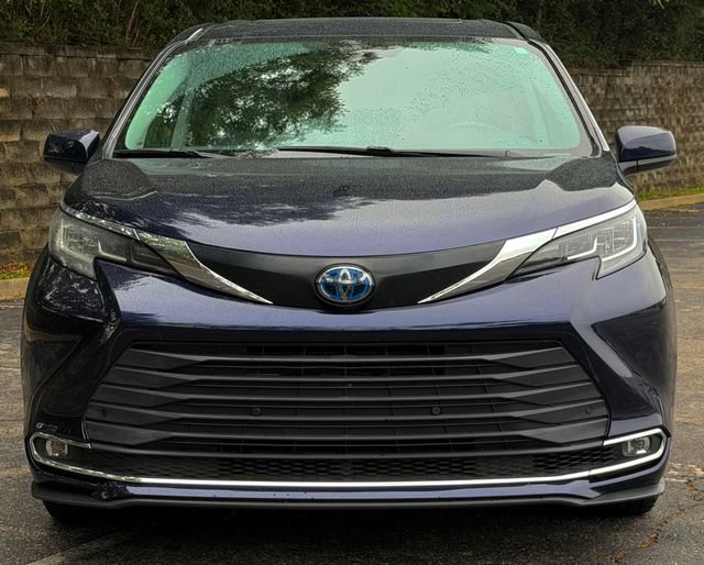 Used 2022 Toyota Sienna XLE FWD image 12