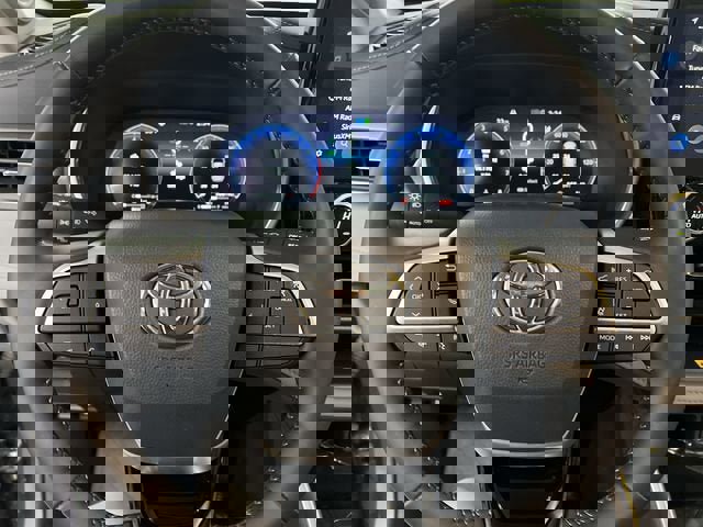 Used 2024 Toyota Highlander Platinum image 11