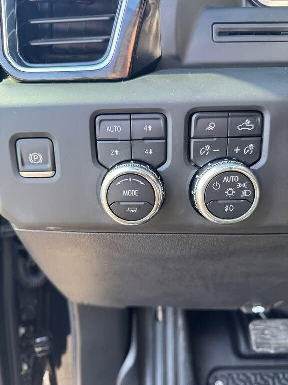 Used 2025 GMC Sierra 3500 Denali image 41