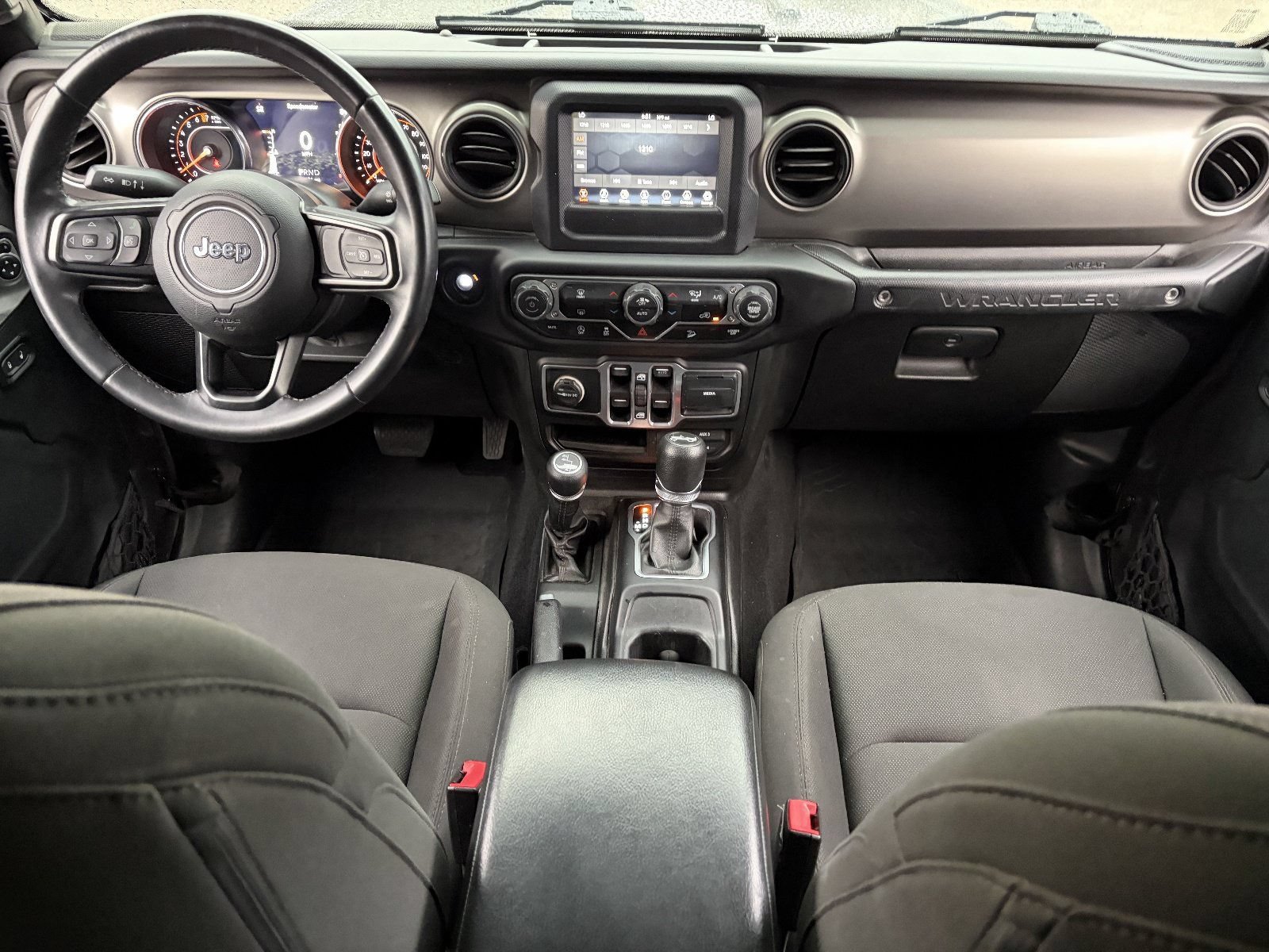 Used 2018 Jeep Wrangler Unlimited Sport S AWD/4WD image 16