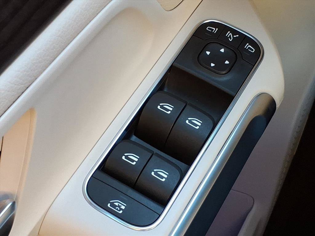 New 2026 Mercedes-Benz GLB 250 image 14