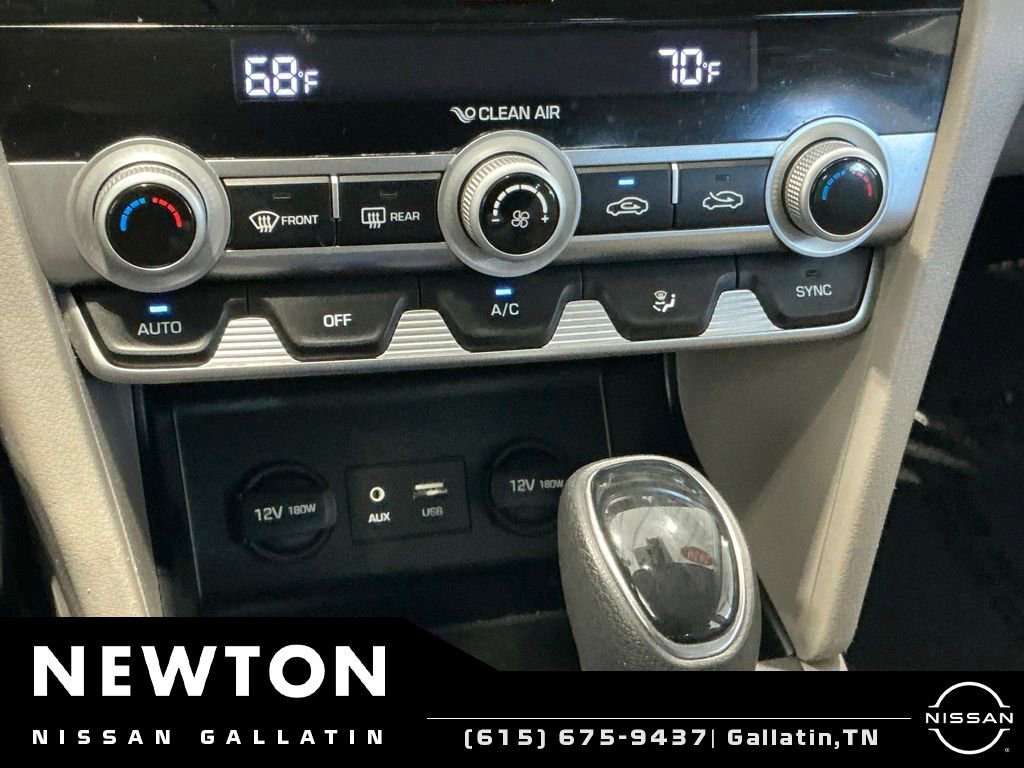 Used 2020 Hyundai Elantra SEL FWD image 25
