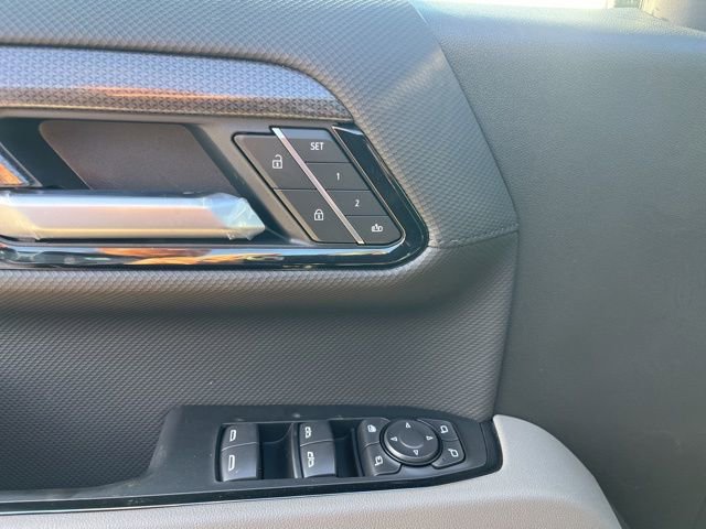 New 2026 Chevrolet Silverado 1500 ZR2 w/ Dark Appearance Package AWD/4WD image 20