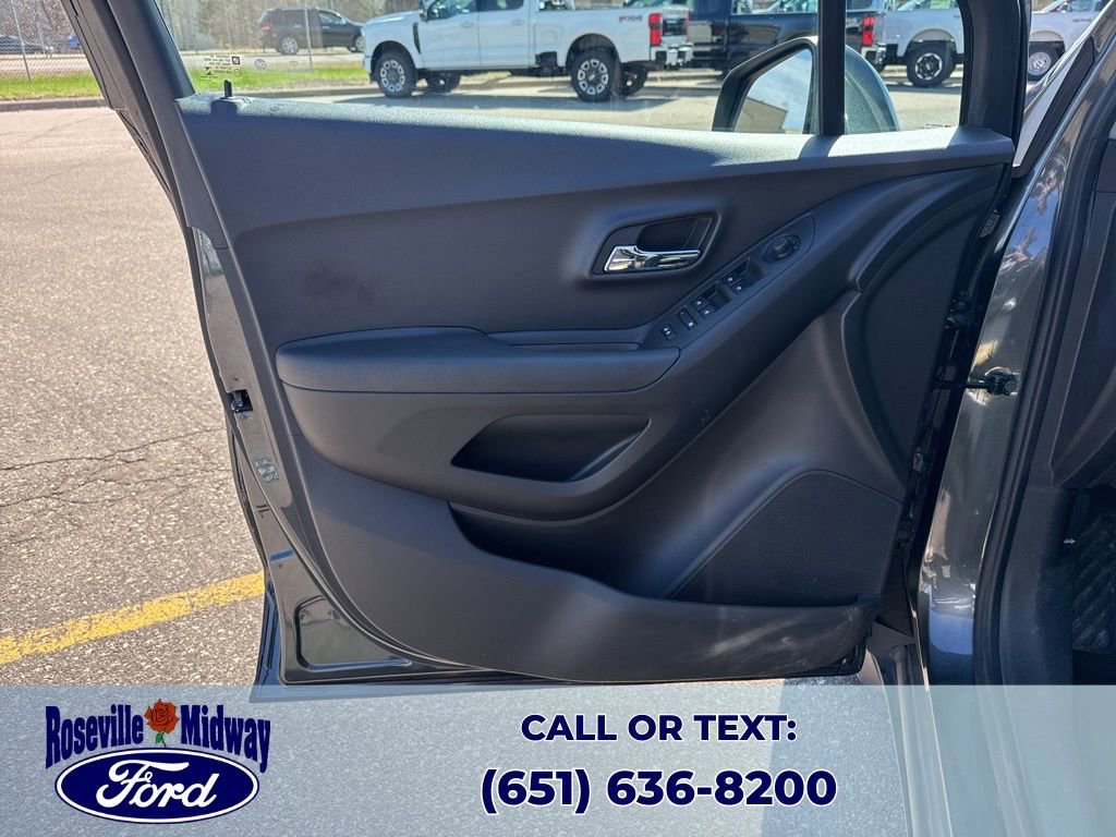 Used 2020 Chevrolet Trax LS w/ Tint and Cruise Package FWD image 27