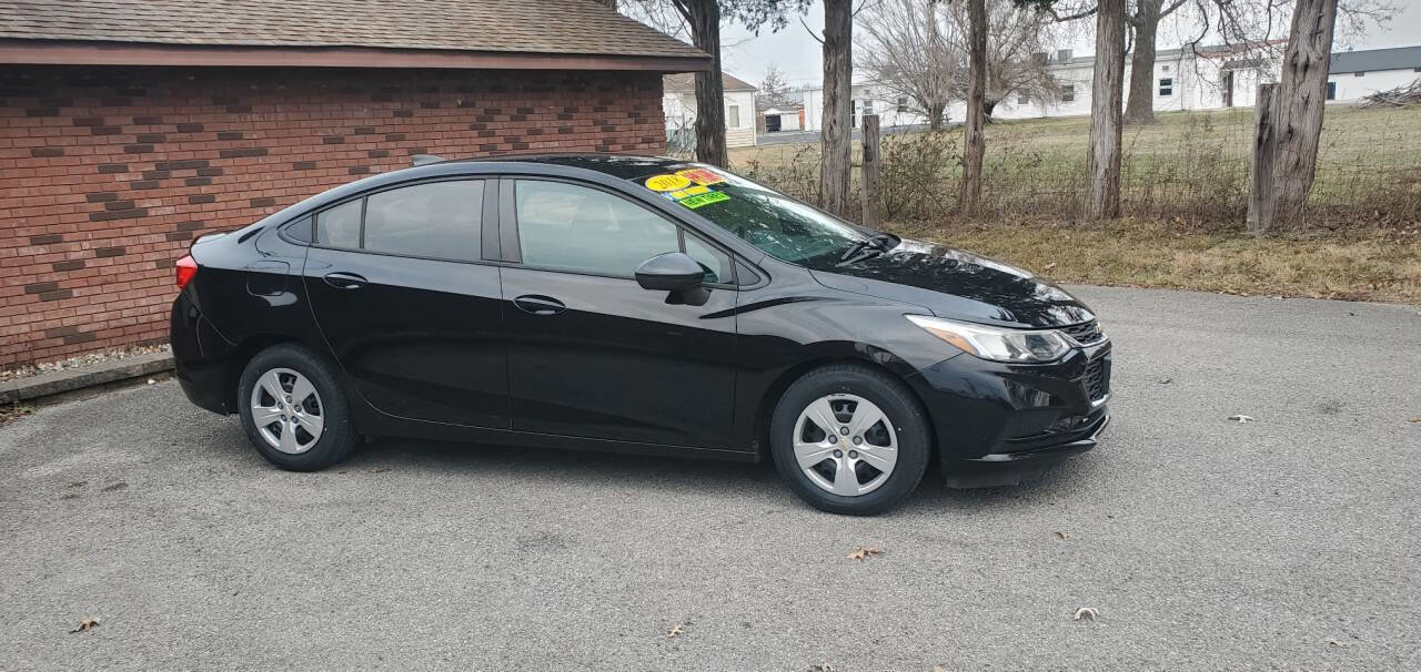 Used 2018 Chevrolet Cruze LS image 14