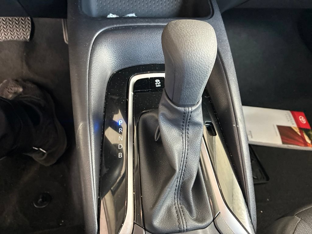 Used 2025 Toyota Corolla LE FWD image 27