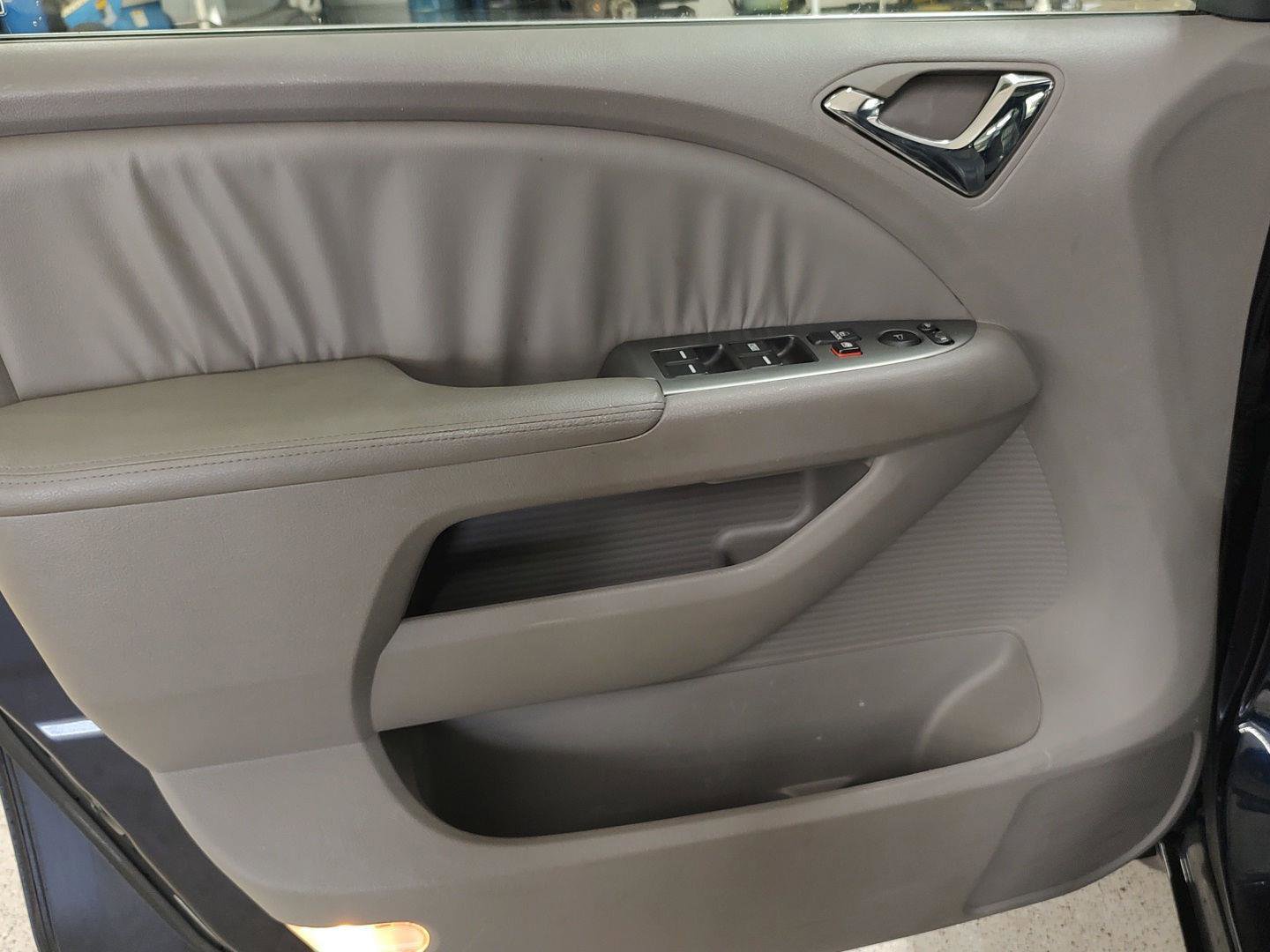 Used 2008 Honda Odyssey EX-L image 17