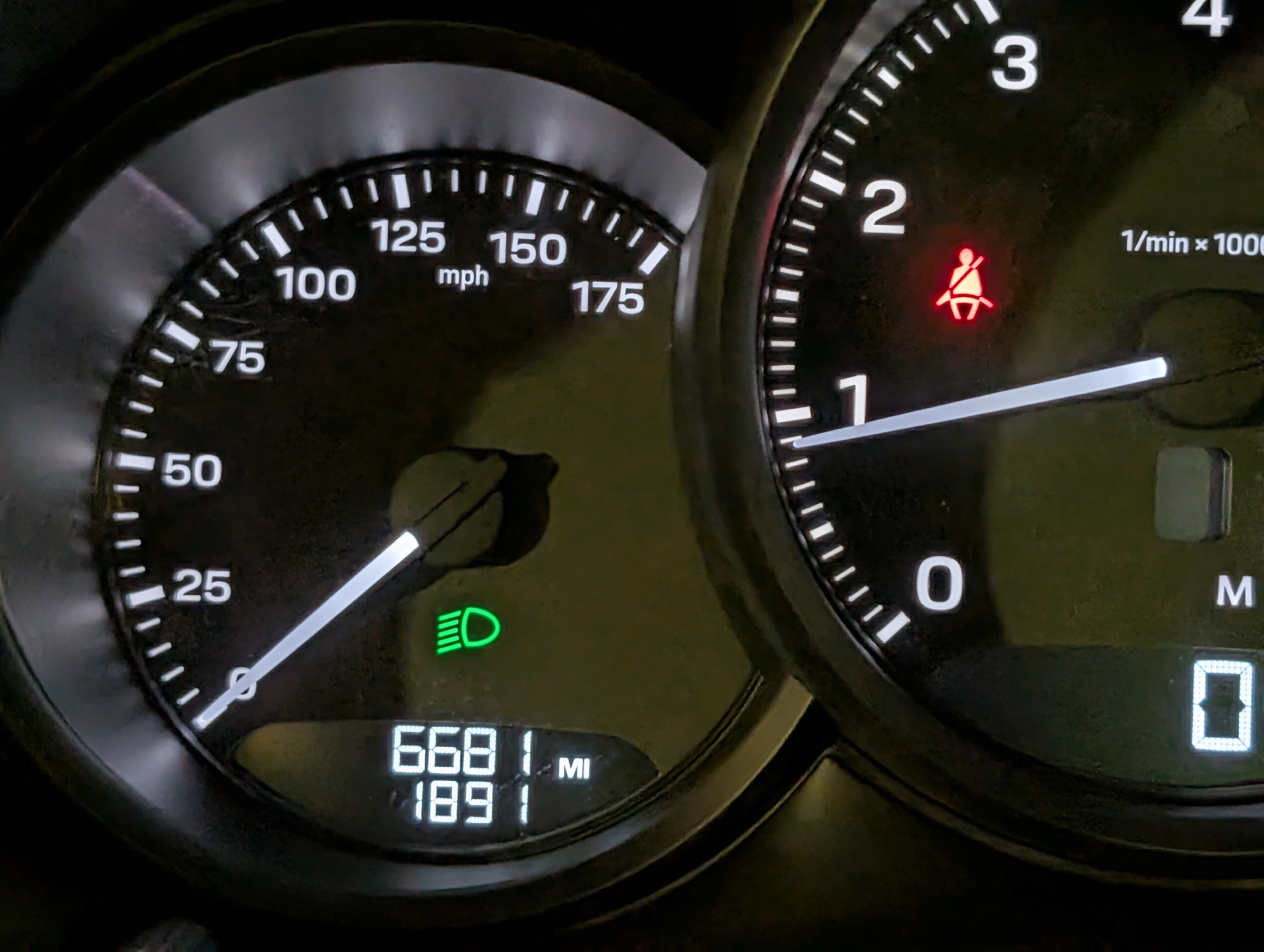 Certified 2025 Porsche Macan image 31