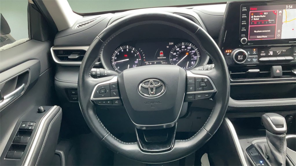 Used 2020 Toyota Highlander XLE image 14
