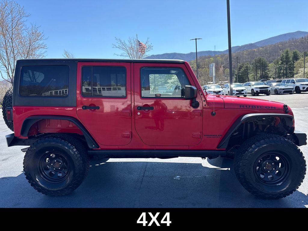Used 2015 Jeep Wrangler Unlimited Rubicon w/ Connectivity Group image 3