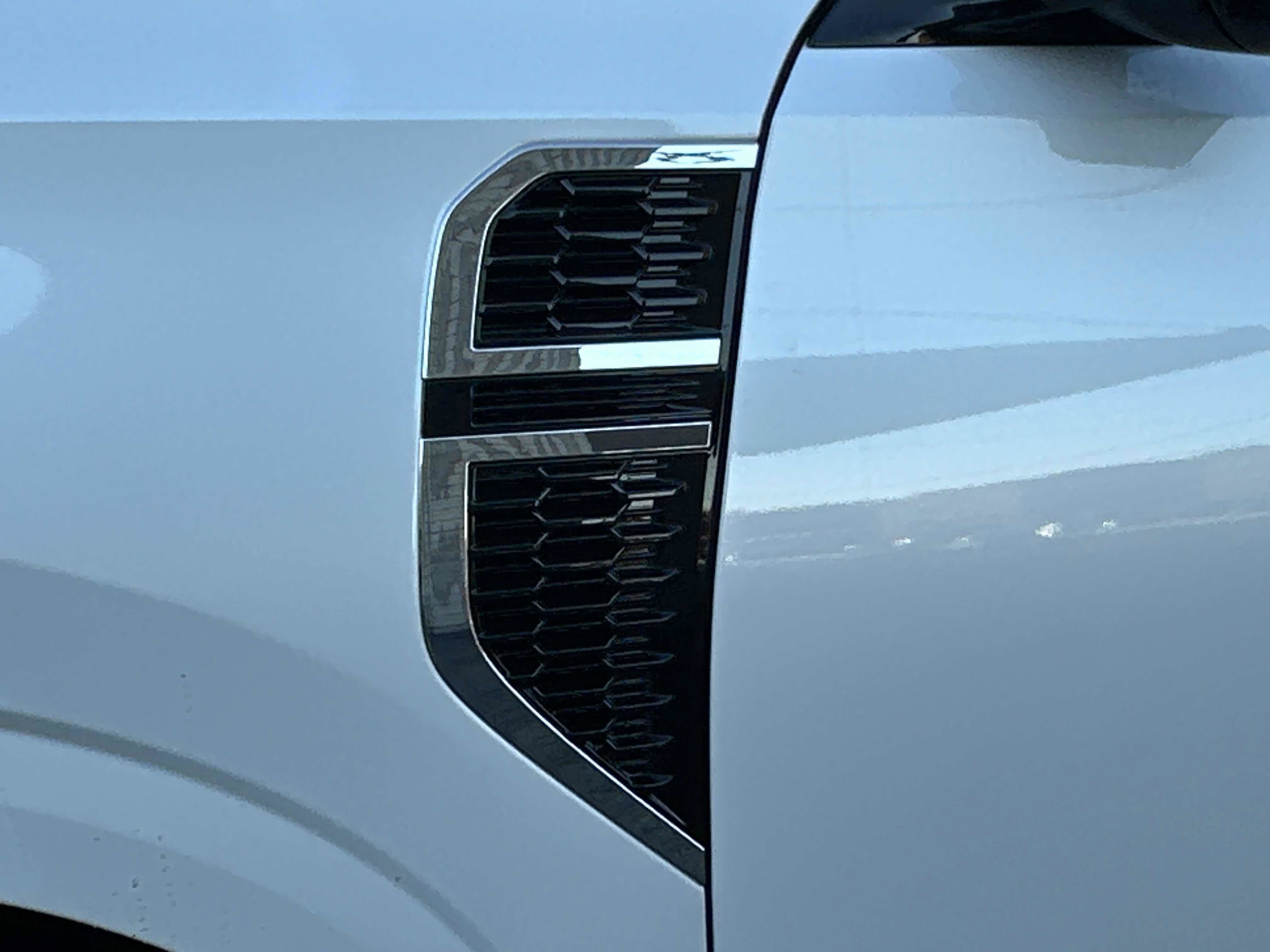 New 2026 Nissan Armada SL w/ Captain's Chari Seat Package image 11