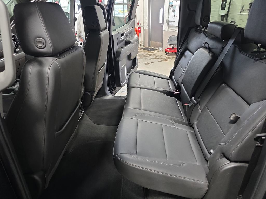 Certified 2025 GMC Sierra 1500 SLT image 14