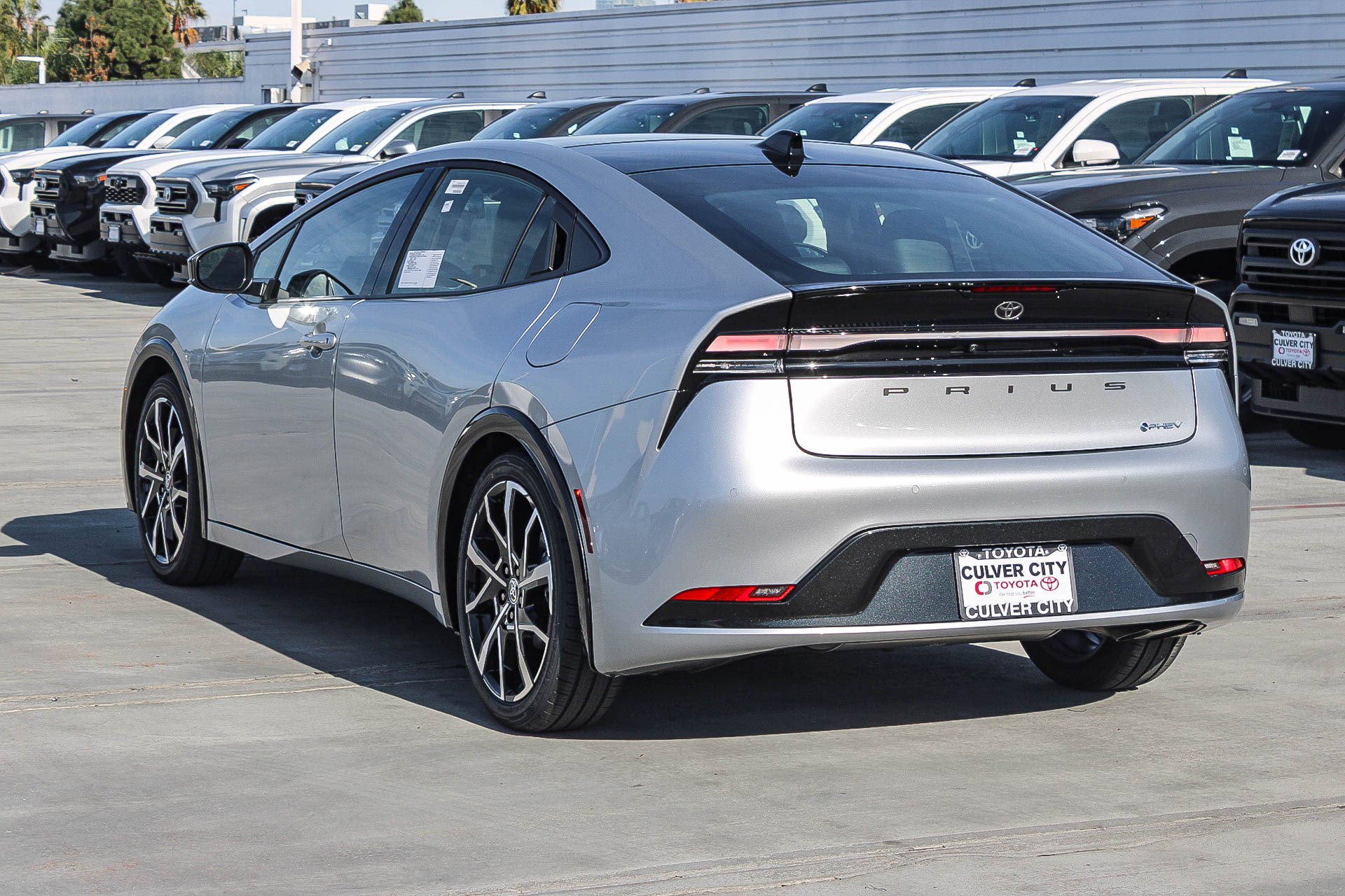 New 2026 Toyota Prius Plug-In Hybrid FWD image 7