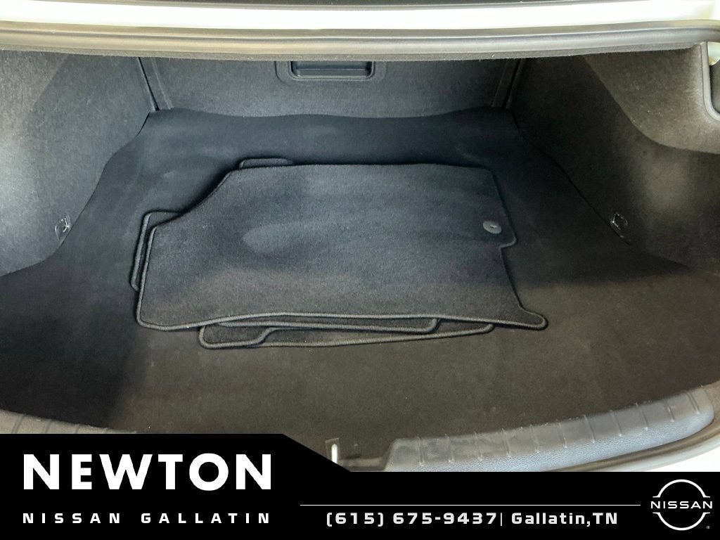 Used 2018 Kia Cadenza Premium w/ Luxury Package FWD image 20