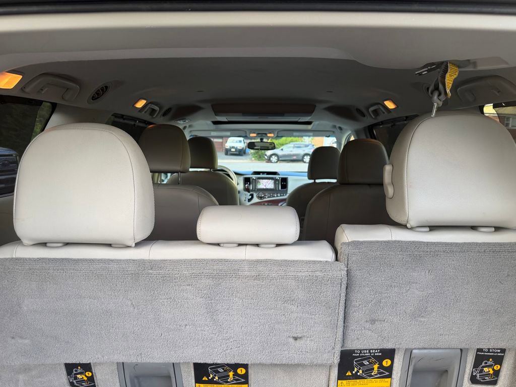 Used 2011 Toyota Sienna XLE w/ Premium Pkg AWD/4WD image 33