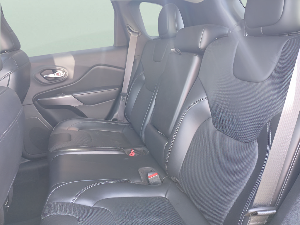 Used 2020 Jeep Cherokee Limited AWD/4WD image 27
