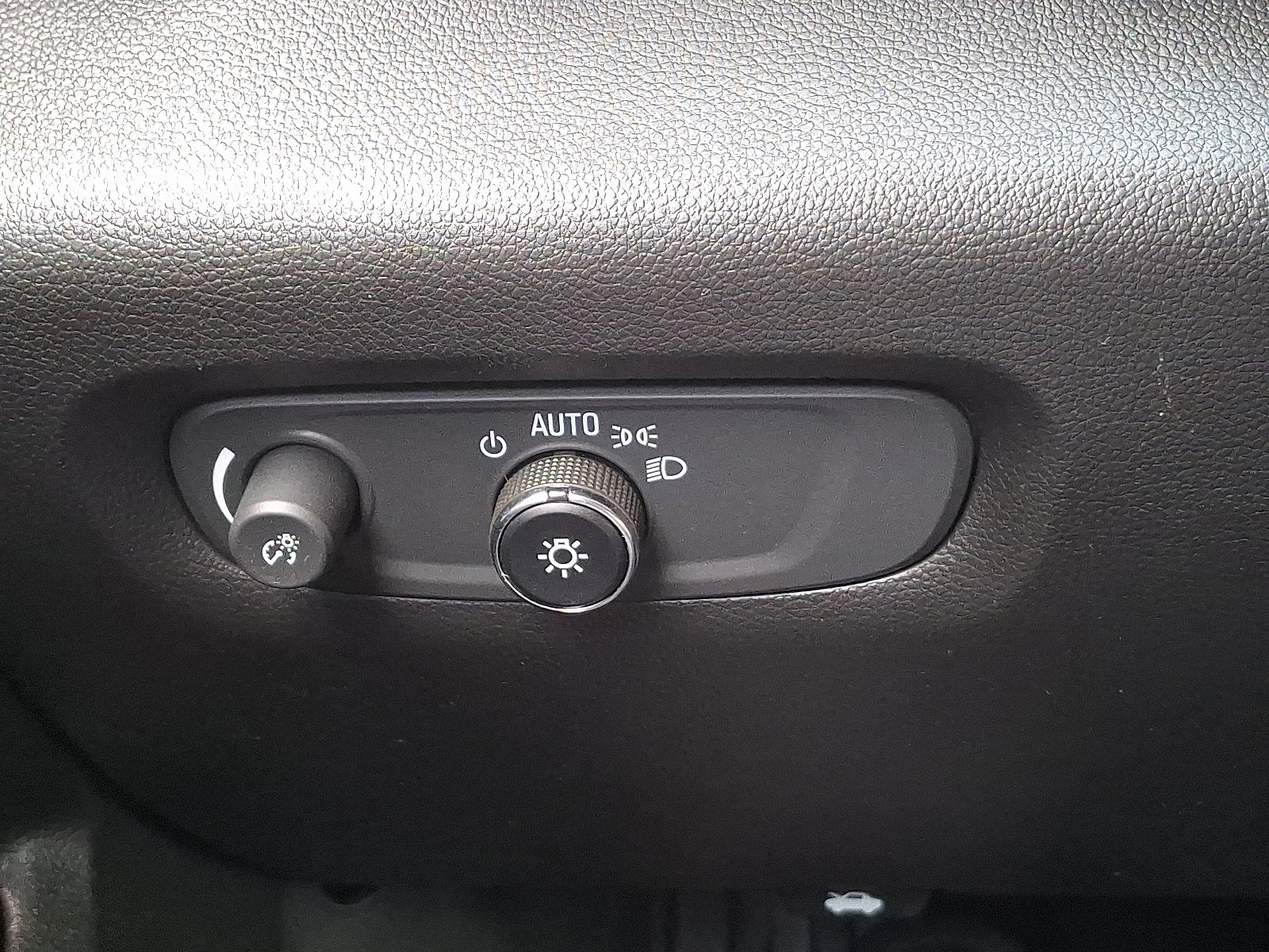 Certified 2023 Chevrolet Traverse LS image 24