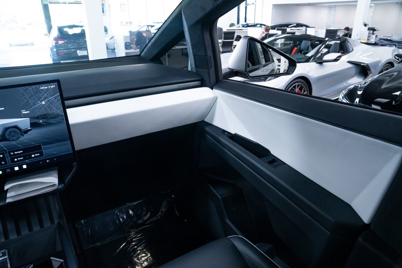 Used 2024 Tesla Cybertruck AWD Crew Cab image 11