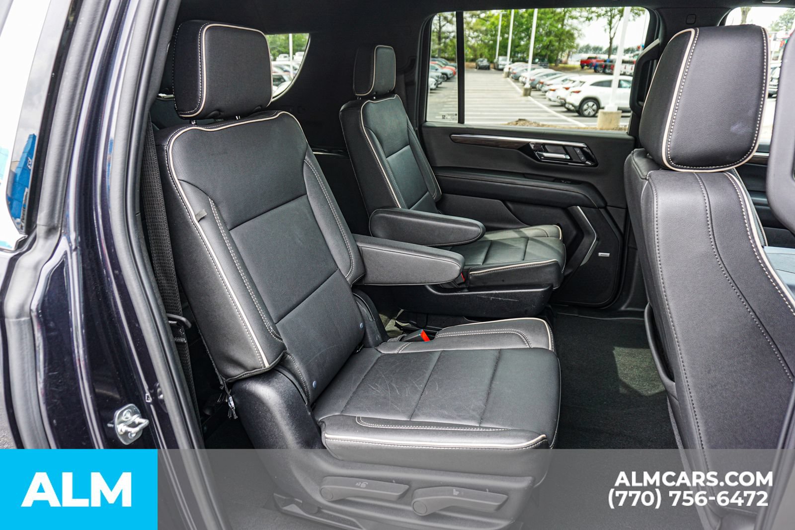 Used 2025 Chevrolet Suburban Premier AWD/4WD image 24