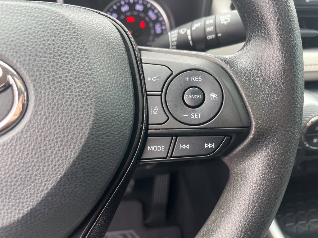 Used 2021 Toyota RAV4 XLE w/ Convenience Package image 22