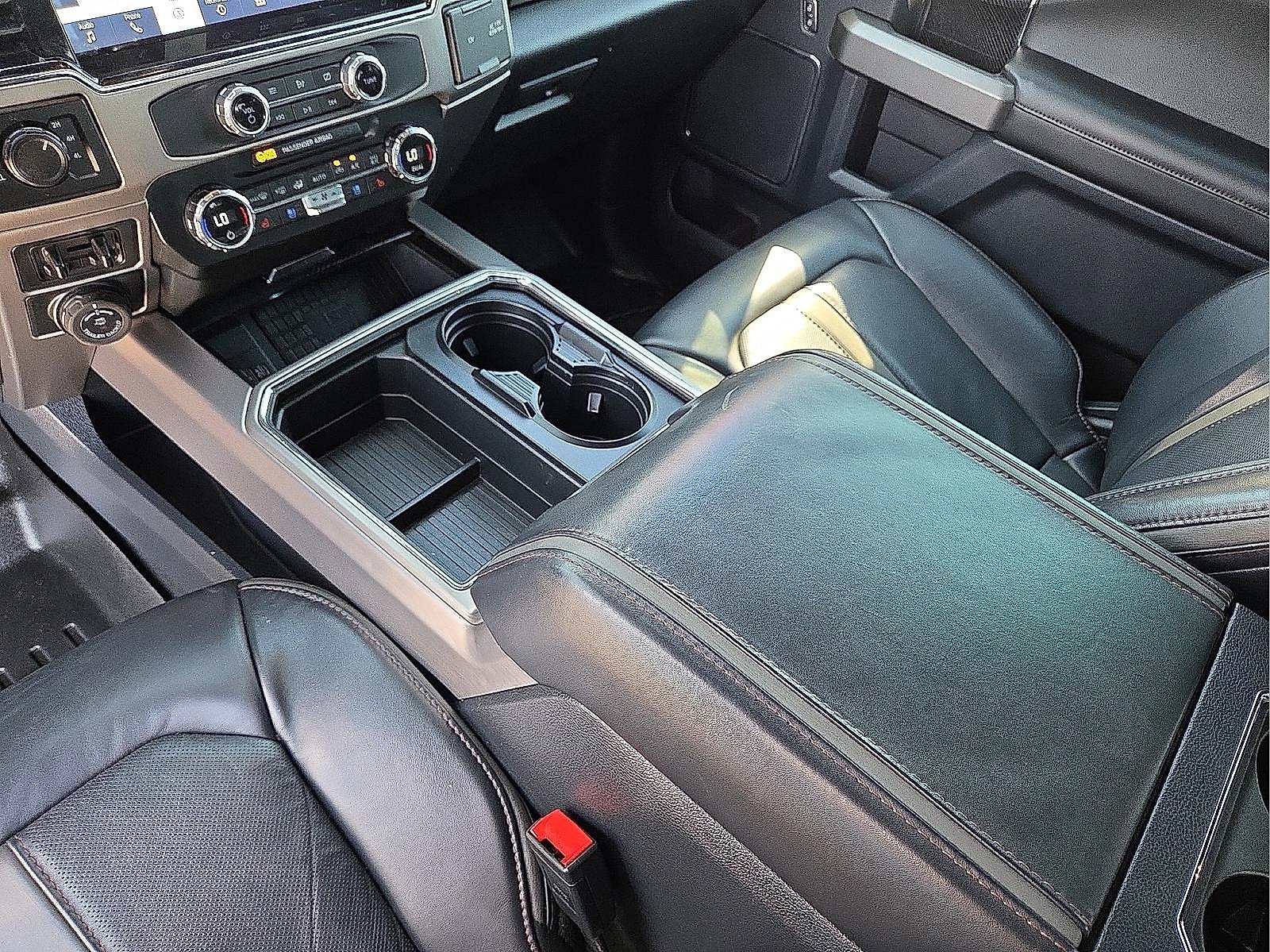 Used 2022 Ford F250 Platinum w/ FX4 Off-Road Package image 25