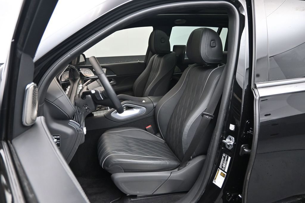 Used 2024 Mercedes-Benz Maybach GLS 600 4MATIC image 23
