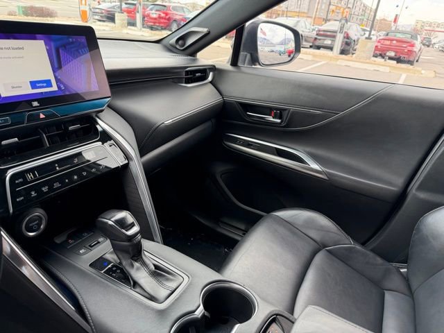 Used 2023 Toyota Venza XLE image 21