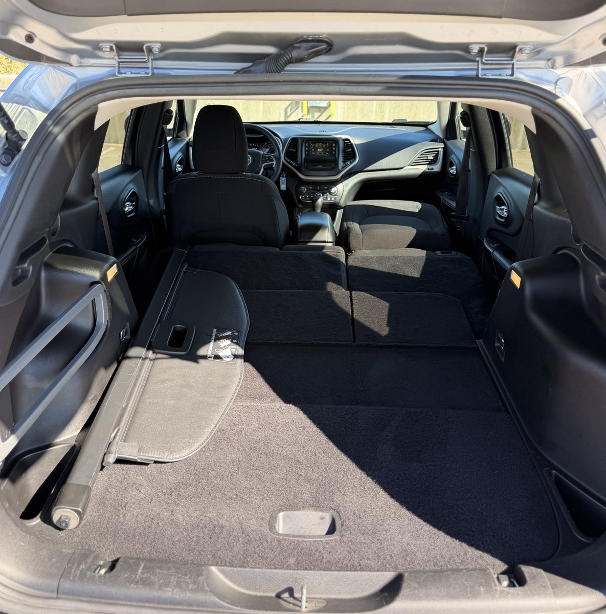 Used 2015 Jeep Cherokee Latitude AWD/4WD image 17