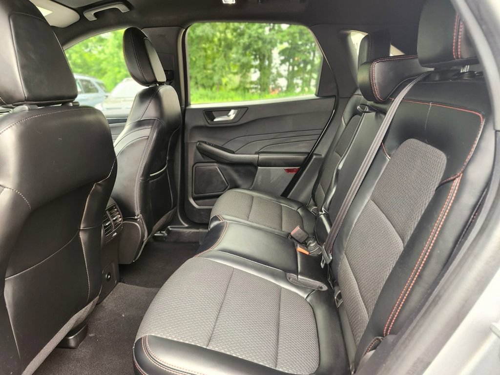 Used 2023 Ford Escape ST-Line Select AWD/4WD image 16