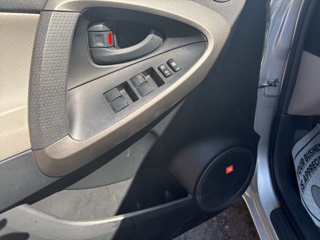 Used 2009 Toyota RAV4 Limited AWD/4WD image 9